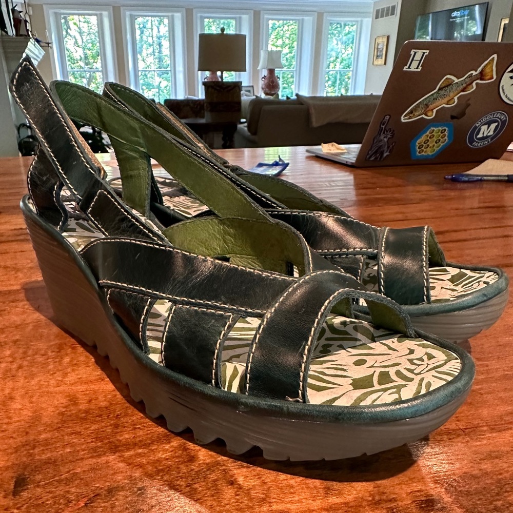 London Fly Green Wedge Heels